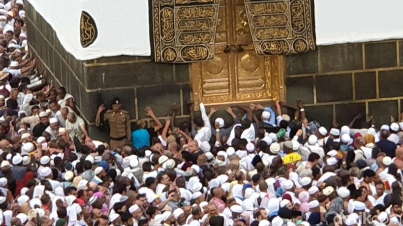 Area Hajar Aswad Padat, Saudi Keluarkan Imbauan Penting untuk Jemaah Umrah